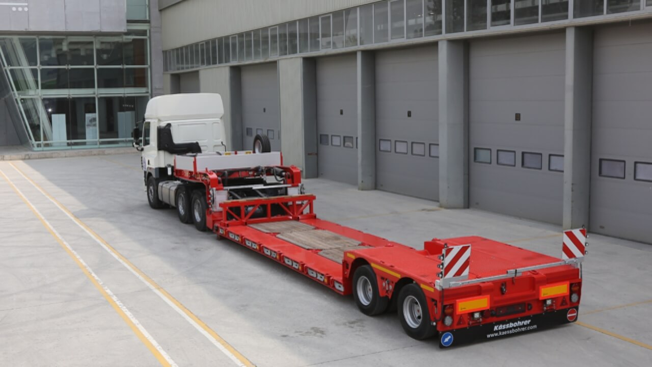 Low-Bed Truck