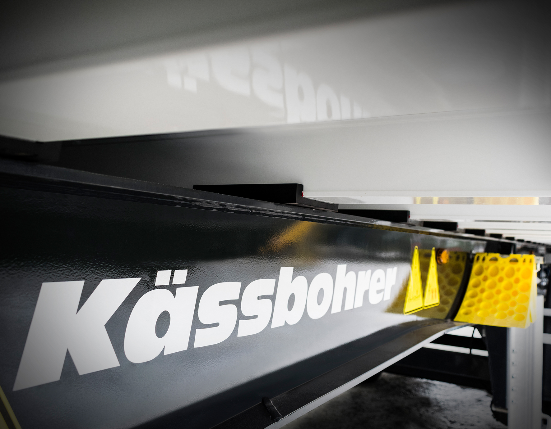 Kässbohrer Box Type Aluminium Tipper Detail 3